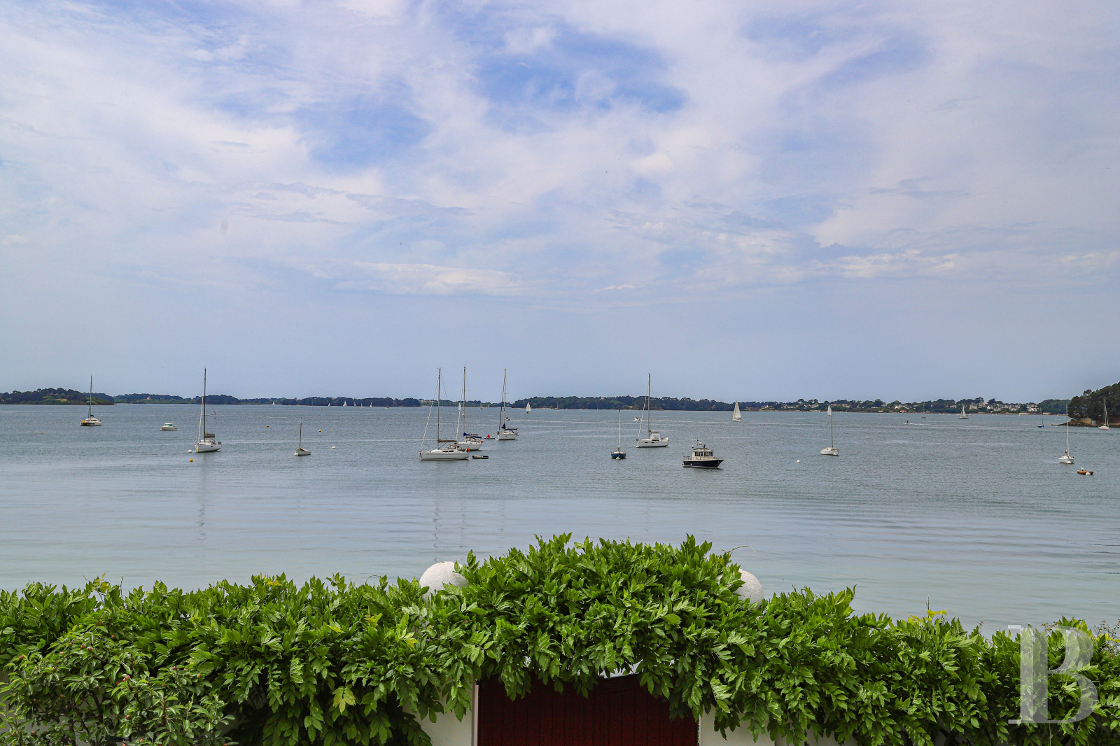 Sur l’Île-aux-Moines, dans le golfe du Morbihan, une maison de famille les pieds dans l’eau - photo  n°3